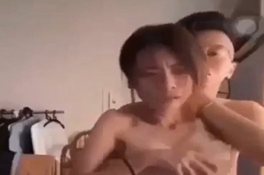 clip-sex-cua-hoang-cuu-bao-va-ban-gai-linh-linh-da-duoc-cong-bo