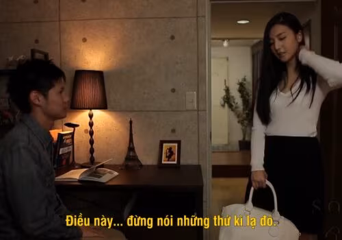 co-gia-su-xinh-dep-bi-cau-hoc-sinh-hoan-doi-than-xac-va