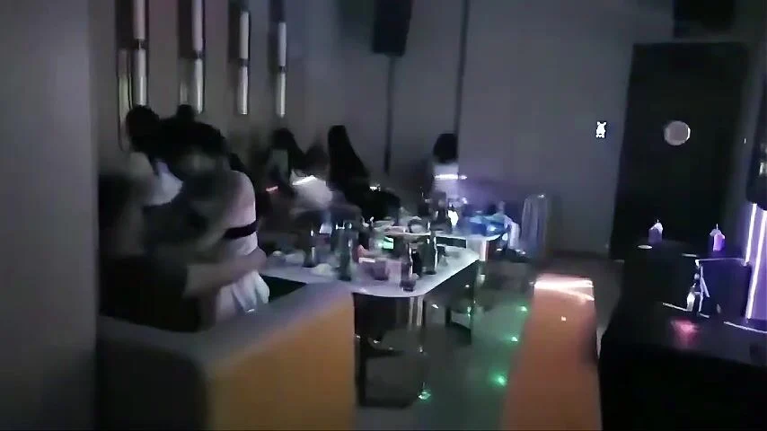 di-karaoke-la-phai-nhun-nhu-vay-a
