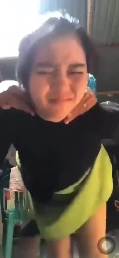 di-ut-va-thang-chau-ho-du-nhau-am-am-sau-nha-ma-ko-1-ai-hay-biet