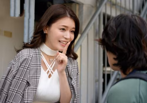 lam-nguoi-yeu-chi-mot-dem-nhe-em-trai