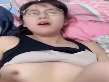 lam-tinh-voi-em-nguoi-yeu-xinh-dep-kinh-can