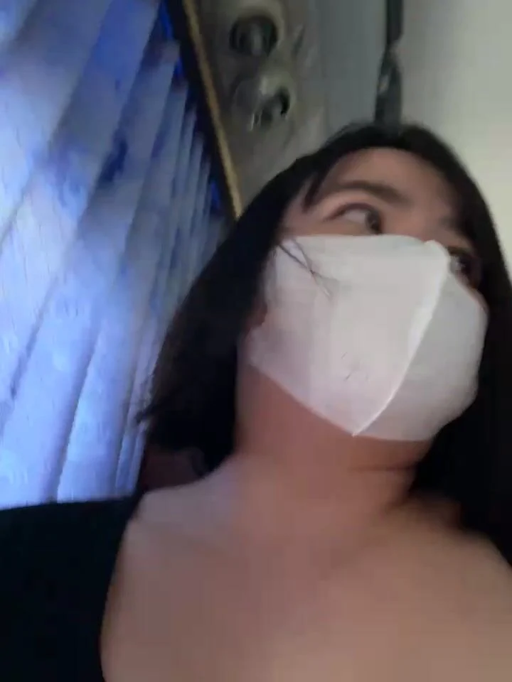 may-squirt-2262025-public-hoa-than-tren-xe-khach