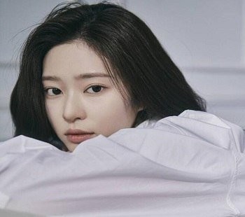 minju-co-mot-than-hinh-rat-kich-duc