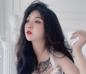 phuong-min-cuoi-ngua-cung-ban-trai-cuc-sung